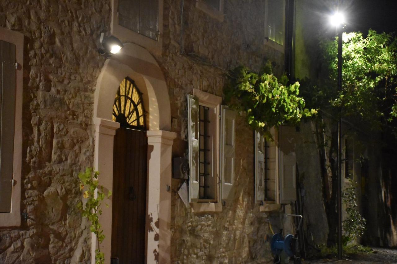 Locanda Sottolaluna Viano Luaran gambar